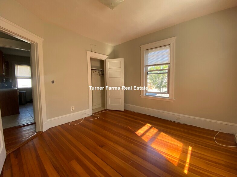 Building Photo - 49 Conwell Ave