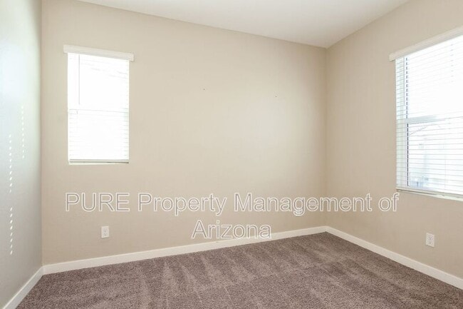 Building Photo - 852 W Park Ave