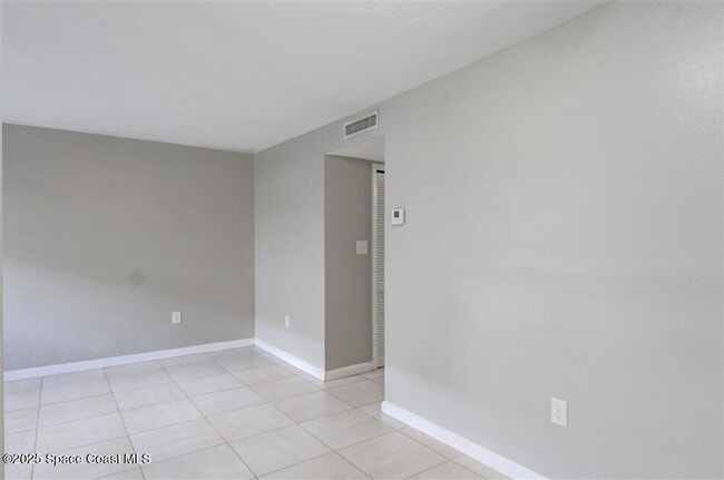 Building Photo - 130 Roosevelt Ave