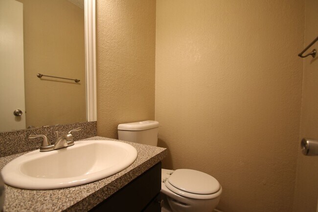 Building Photo - 3732 Bonnie Dr