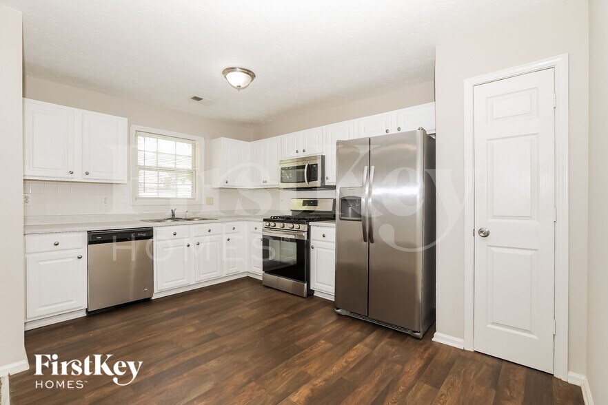 Building Photo - 2187 Carlysle Creek Dr