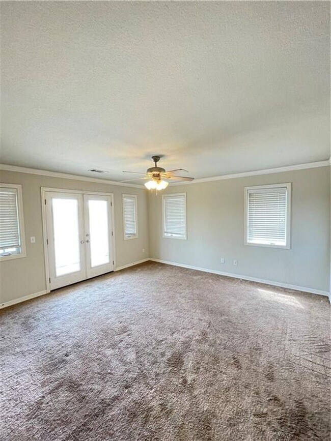 Building Photo - Nice Row Home in W Fayetteville in Rupple Row
