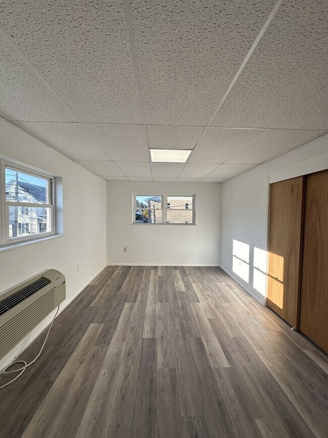 Building Photo - 113 E Middle St