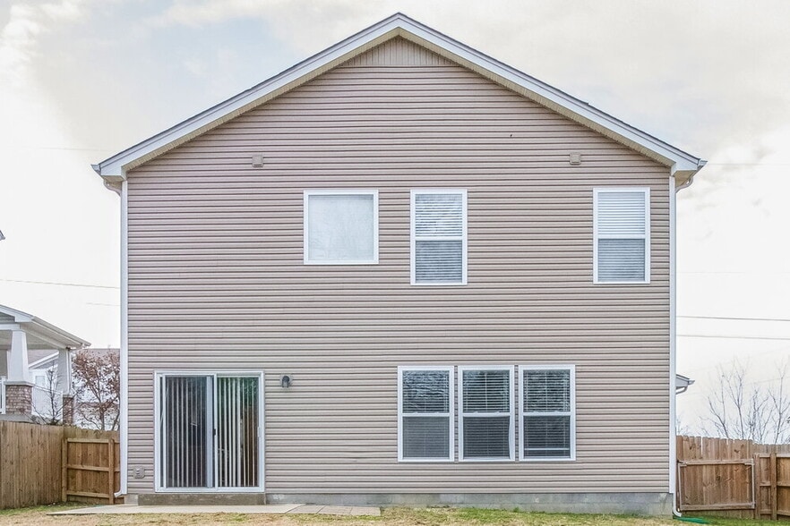 Building Photo - 4565 Hawthorn Dr