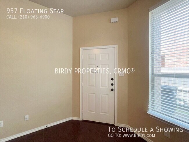 Building Photo - 957 Floating Star