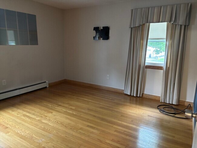 Building Photo - 11 Eden Glen Ave