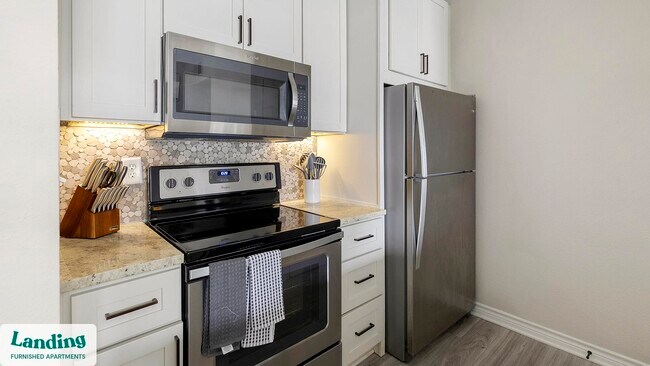 Building Photo - 6101 N Riverside Dr