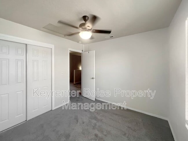 Building Photo - 3120 Cascadia St