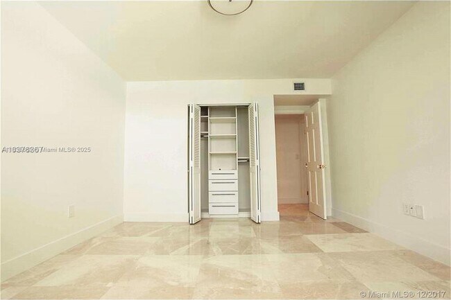 Building Photo - 177 Ocean Ln Dr