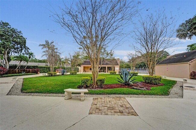 Building Photo - 465 NW 95th Ave