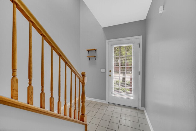Building Photo - 364 Town Pl Cir