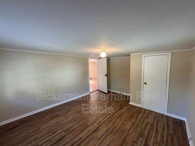 Building Photo - 118 13th Ave