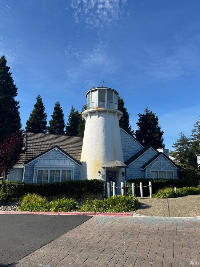 Building Photo - 511 Lighthouse Dr