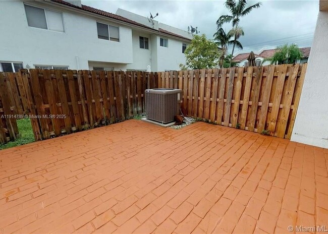 Building Photo - 5081 NW 116th Ct