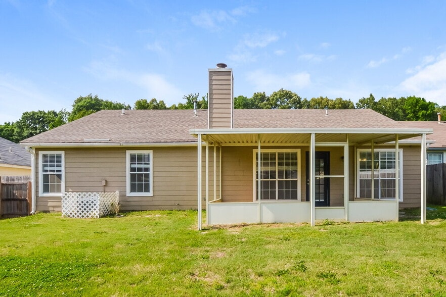 Building Photo - 6899 Gallop Dr