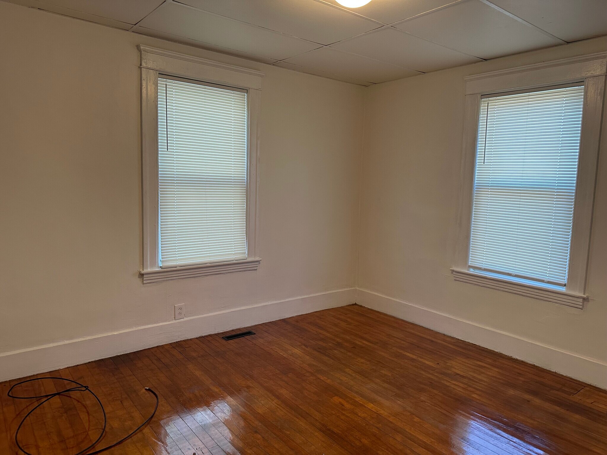 Building Photo - 208 Pilgrim Ave