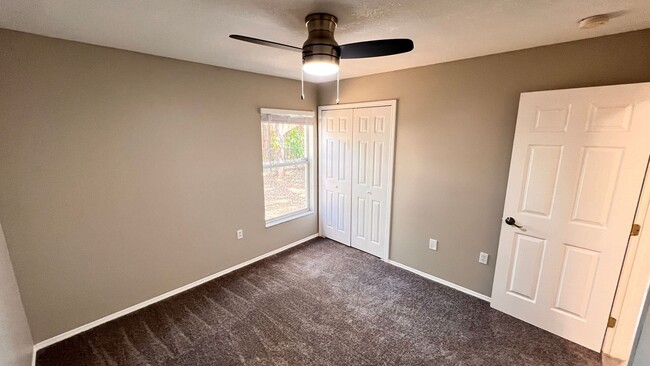 Building Photo - BEAUTIFUL 3 Bedroom 2 Bathroom home in Apopka