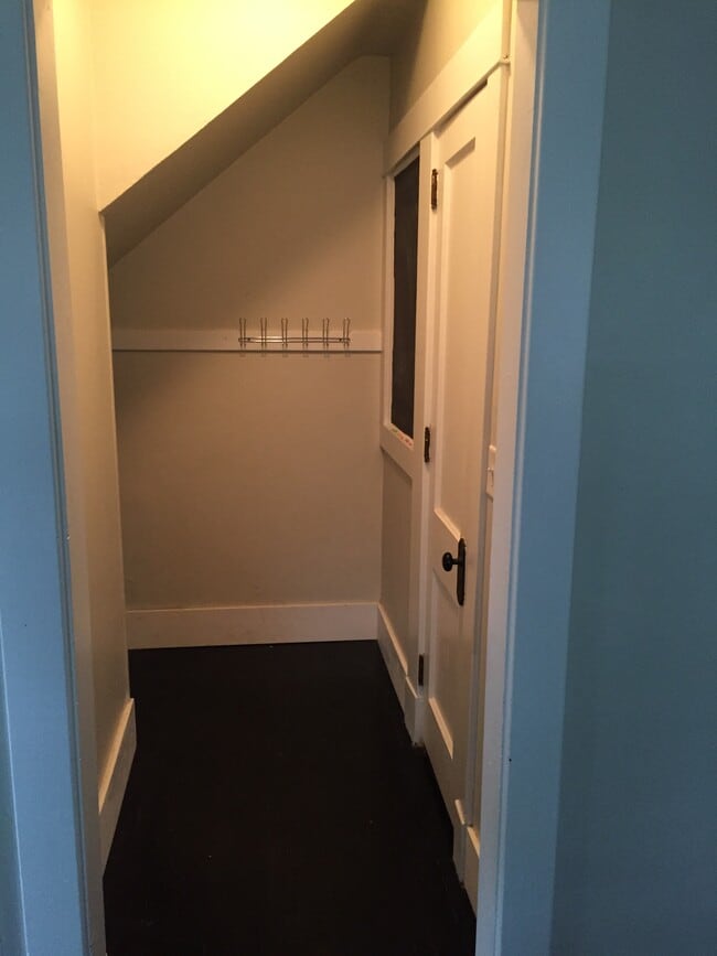 Building Photo - 1919 Plainfield Ave NE