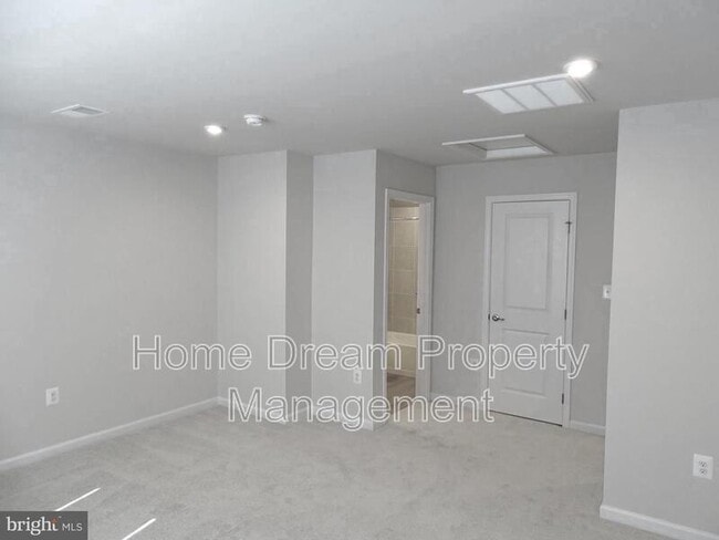 Building Photo - 1024 Trestle Dr