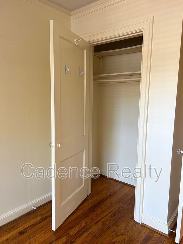 Building Photo - 2940 Oleander Dr