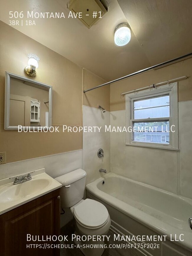 Building Photo - Cozy 3 bedroom Apartment Conveniently Loca...