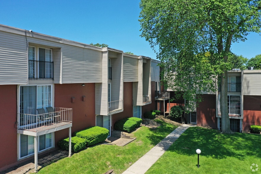 Covington Apartments 1926 Washtenaw Ave Ypsilanti MI 48197