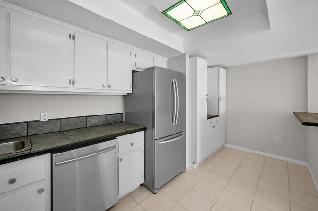 Building Photo - 800 S Gulfview Blvd