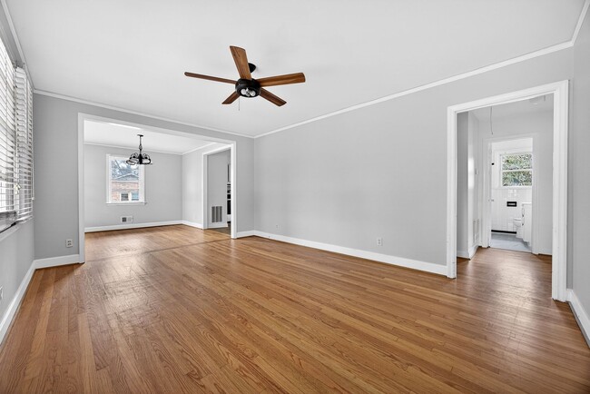 Building Photo - AVAILABLE NOW! ALL-BRICK RANCH IN WEST COLUMBIA!