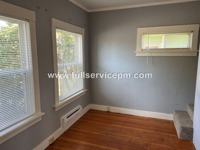 Building Photo - Wonderful corner lot home.