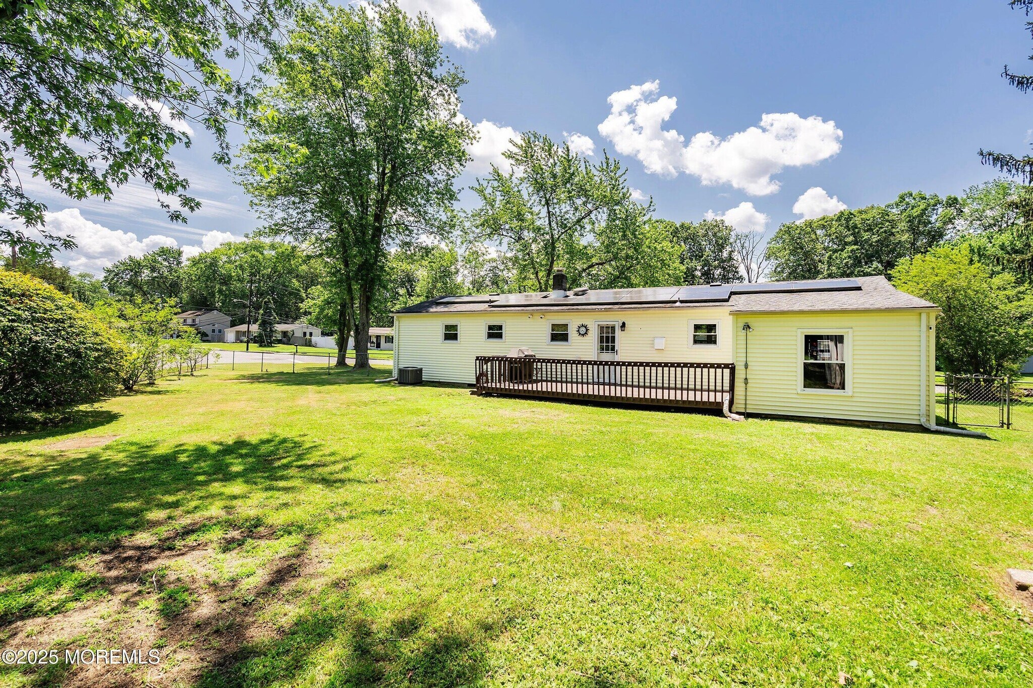 Building Photo - 6 Redwood Rd