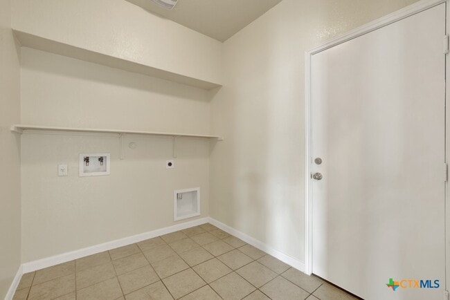 Building Photo - 1355 Fall Cover St