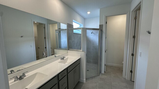 Building Photo - 3052 Cedar Pl
