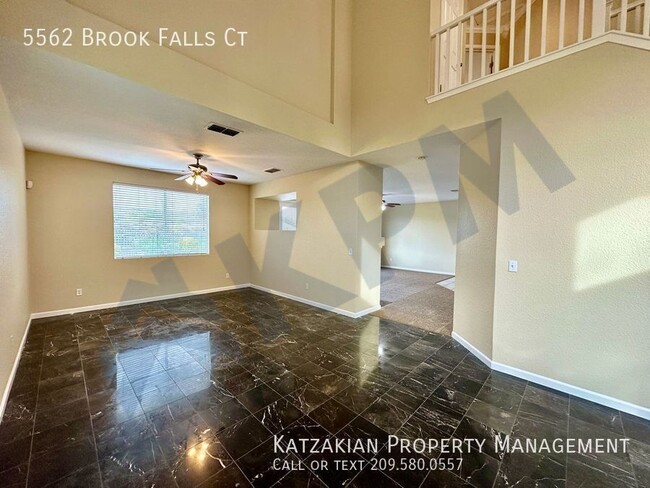 Building Photo - Gated 3-Bedroom, 2.5-Bath, 2-Story Brooksi...