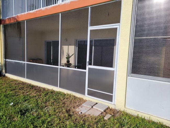 Building Photo - 4401 Crystal Lake Dr