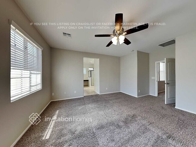 Building Photo - 3523 S Swan Dr