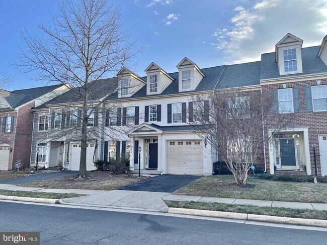 Building Photo - 12313 Tanalian Falls Ln