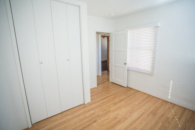 Building Photo - Prime Old Town Orange location