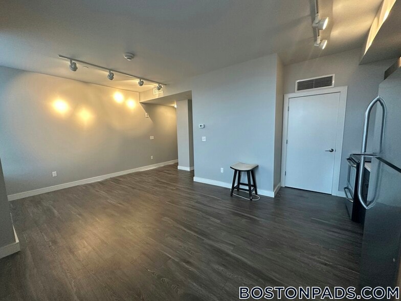 Building Photo - 23 Central Ave