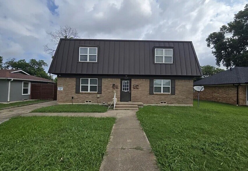 Building Photo - 1805 Randolph Dr