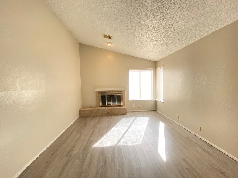 Building Photo - 9630 Hefner Village Blvd