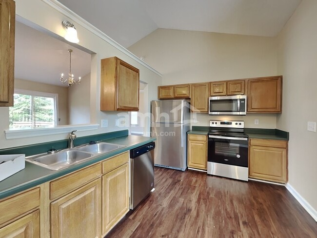 Building Photo - 104 Windy Meadow Way