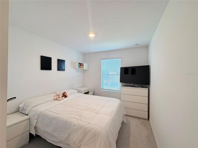 Building Photo - 5020 Revolutionary Wy