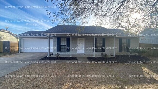 Building Photo - 611 Martin Ln