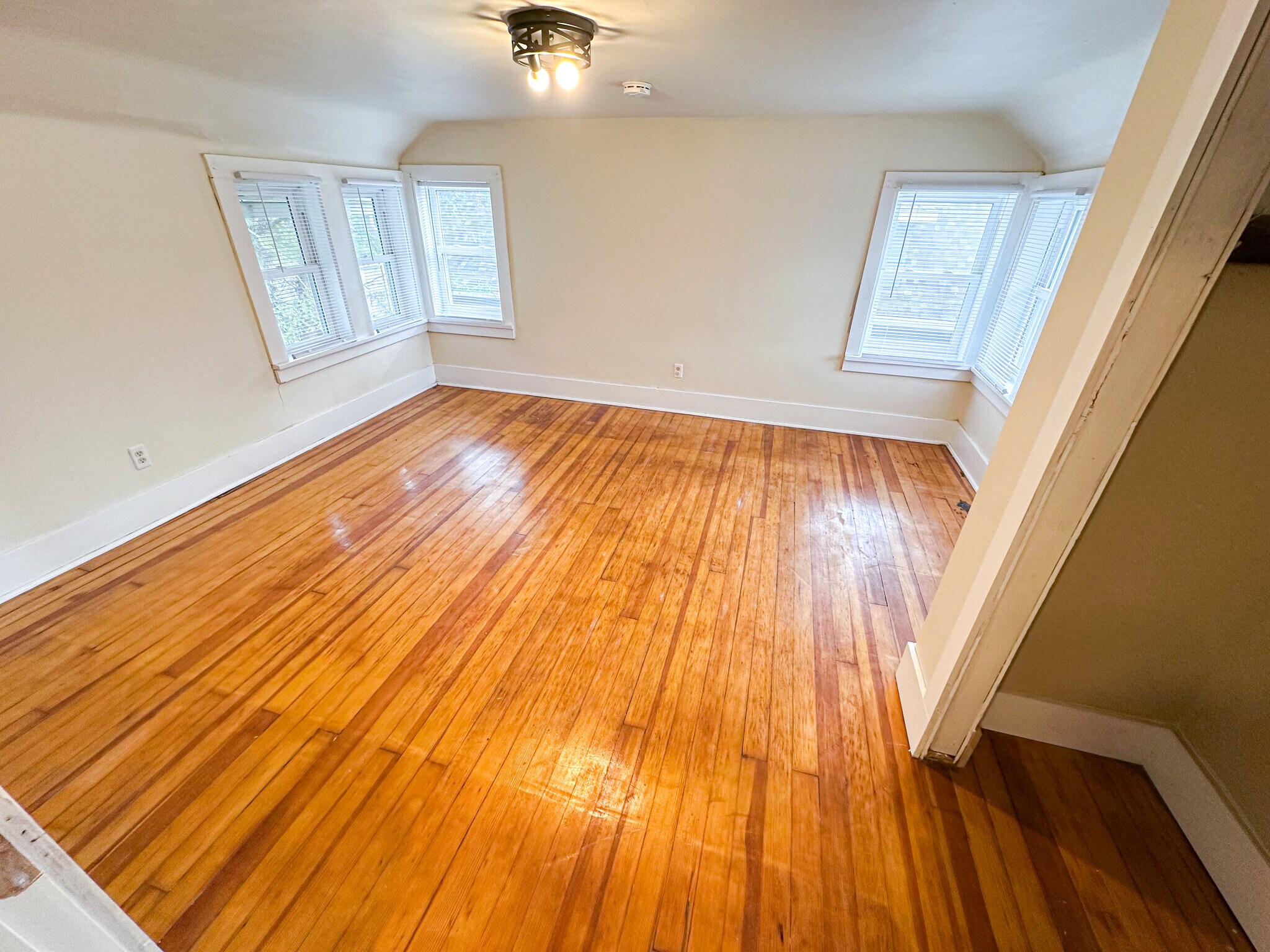 Building Photo - 1325 24th St