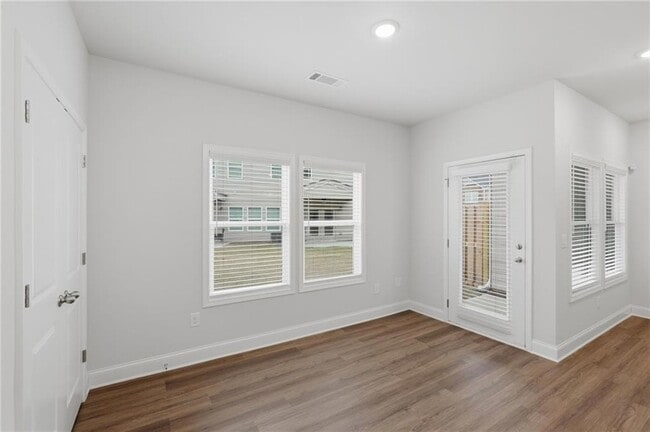 Building Photo - 2206 Chant St