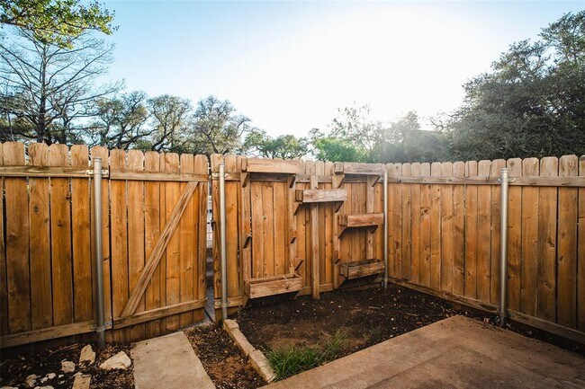 Building Photo - 11901 Swearingen Dr