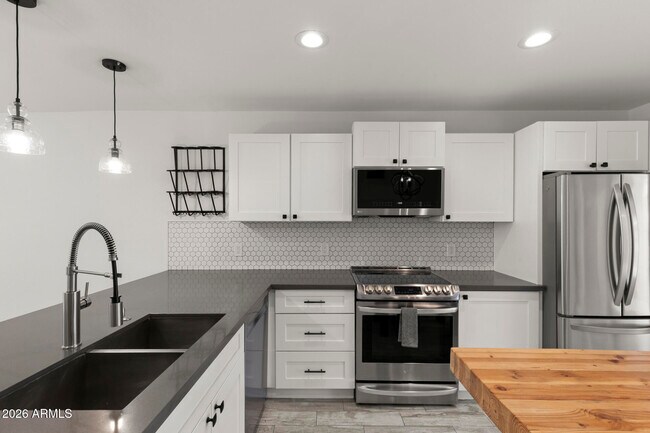 Building Photo - 8348 E Solano Dr