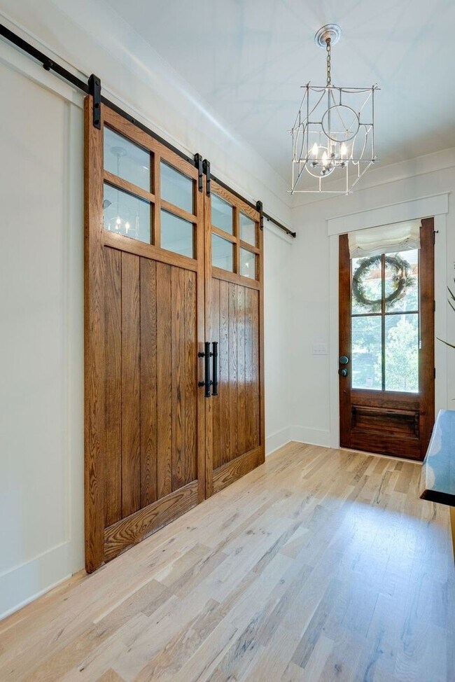 Building Photo - Dream home in the heart of Belle Meade, located on a private dead-end street!