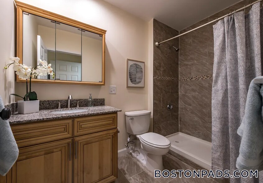 Building Photo - 757 Highland Ave