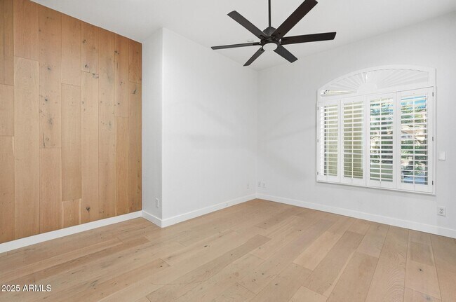 Building Photo - 11415 N 44th St